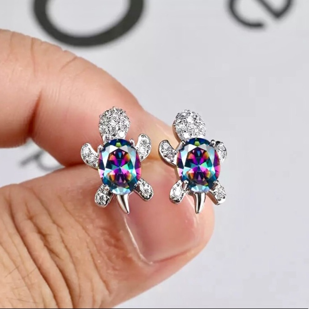âJust Keep Swimmingâ Colorful Turtle Stud Earrings - Picture 2 of 11